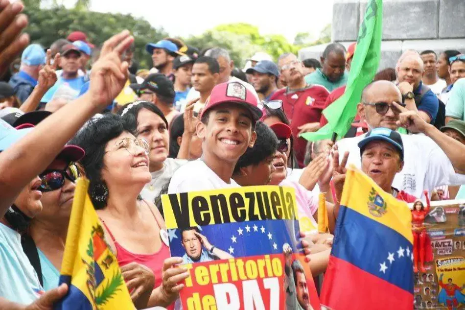 Marcha popular celebra el primer mes de la victoria electoral de Nicolás Maduro