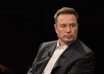 Equipo de Kamala Harris denuncia que Elon Musk usa «X» para manipular la democracia