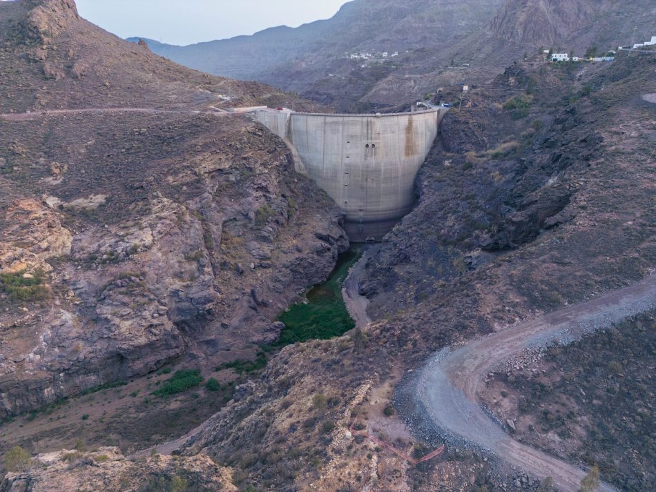 Las presas de Chira y Soria, su seguridad y adecuación industrial, una historia de opacidad institucional