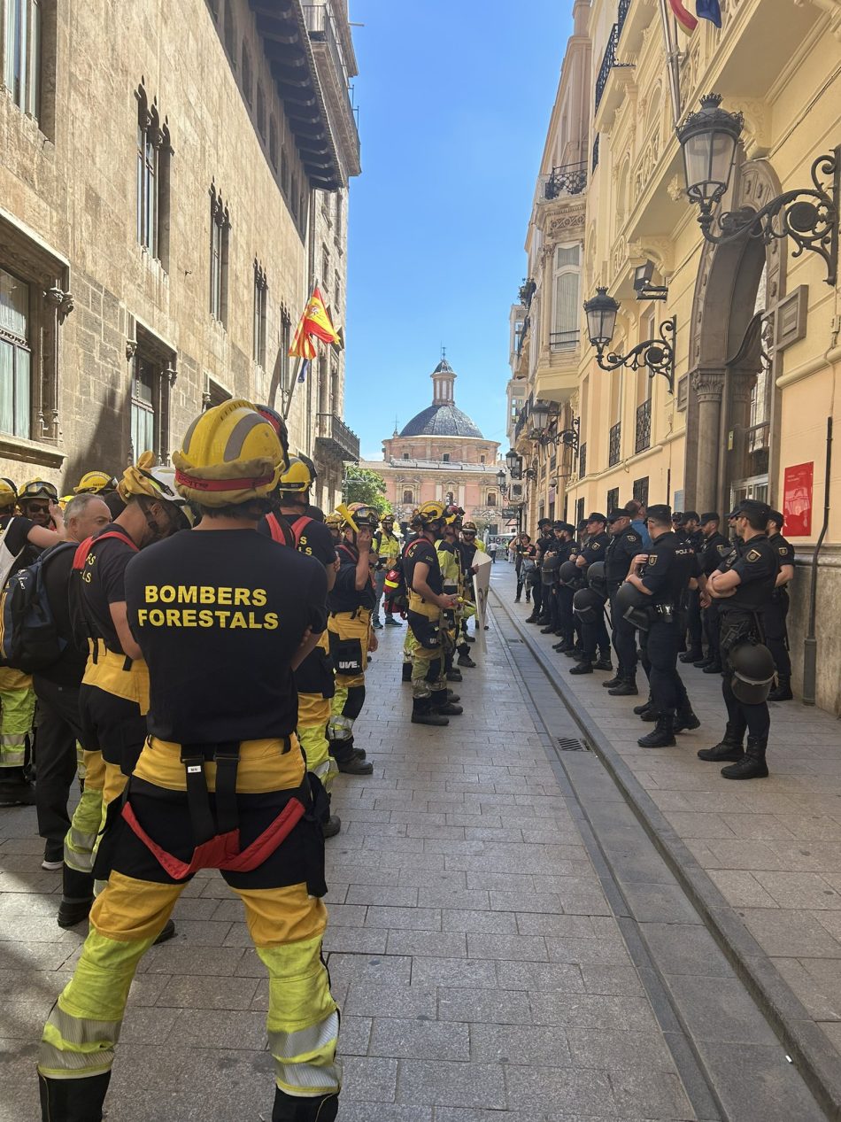 Bomberos forestales del País Valencià reclaman a Mazón que cumpla con el Plan Estratégico comprometido