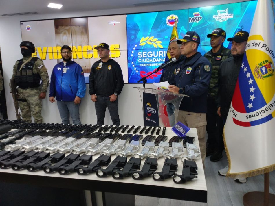 Policía venezolana incautó arsenal con armas de guerra y municiones