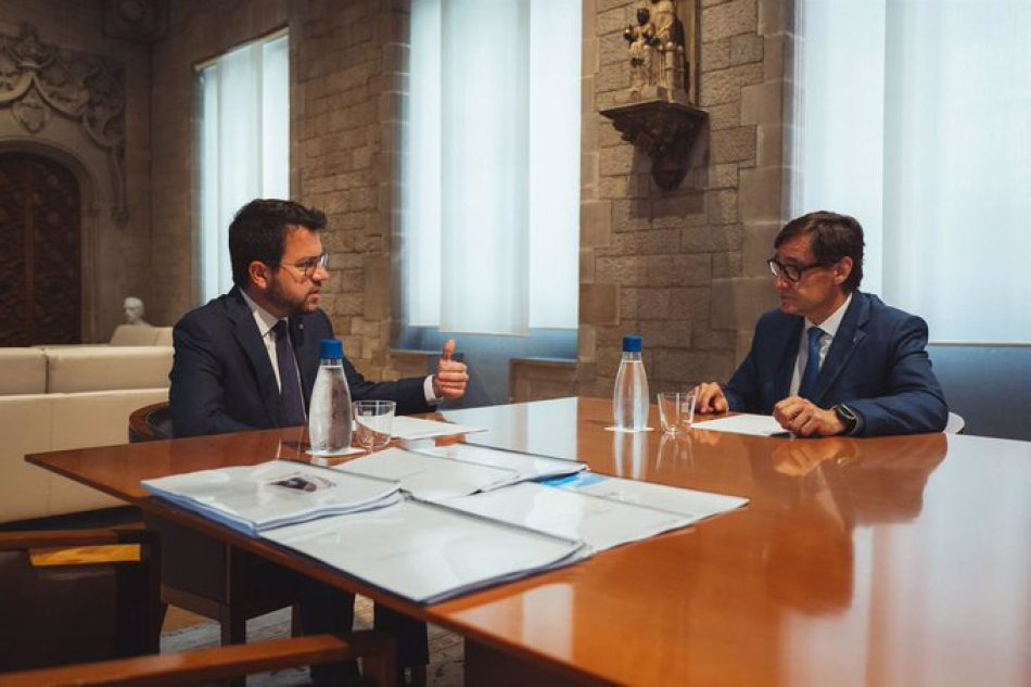 Illa y Aragonès abordan el futuro escenario económico catalán y las relaciones Generalitat-Estado