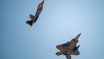 EE. UU. despliega cazas F-22 en Medio Oriente