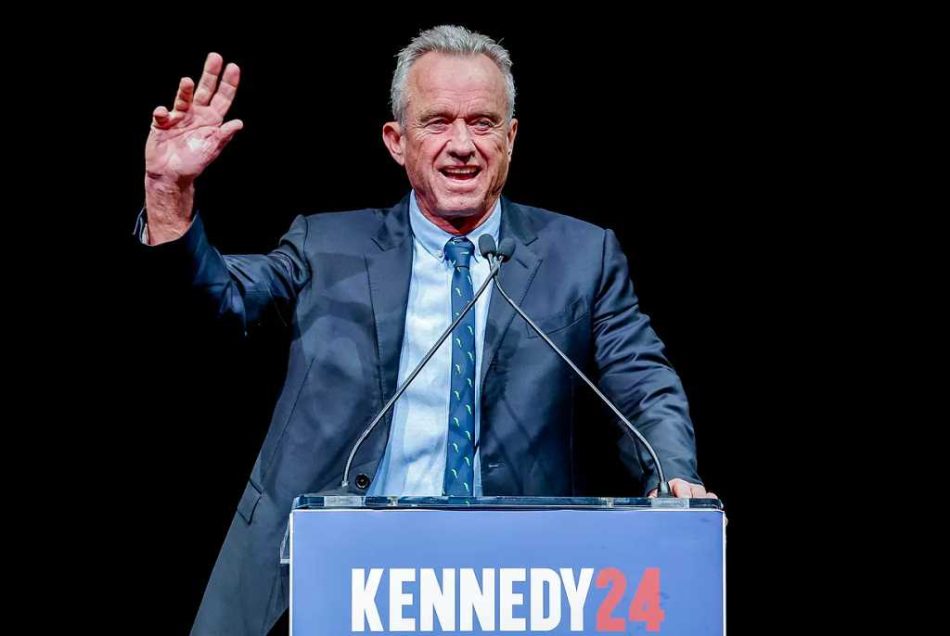 Robert F. Kennedy Jr. abandona campaña presidencial y apoya a Trump