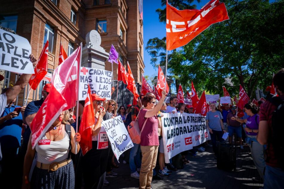 CCOO y UGT advierten a Cruz Roja que continuarán con las protestas hasta que respeten los derechos laborales de su plantilla