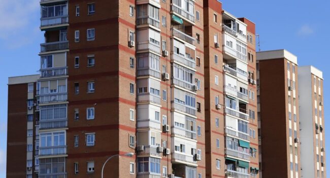 CCOO urge al Ministerio de Vivienda a no demorar más de un año la aprobación del Real Decreto de regulación de vivienda temporal, turística y habitacional