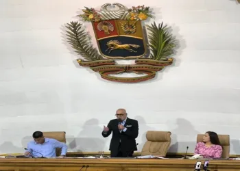 Asamblea Nacional de Venezuela insta a romper relaciones diplomáticas y comerciales «de inmediato» con España