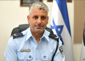 Renuncia jefe del departamento de inteligencia de policía israelí