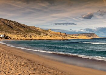 Rechazo a la conversión de un cortijo en hotel en el Parque Natural de Cabo de Gata