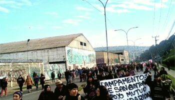 Pobladores de campamentos de San Antonio (Chile) marchan contra el desalojo y el derecho a la vivienda y vida digna