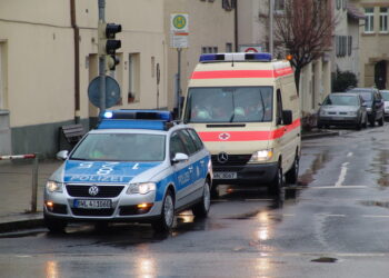 Patadas a una embarazada y lesiones: una familia española denuncia a la Policía alemana por una salvaje agresión