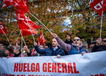 Más de 2.000 personas se concentran en Madrid para exigir la jubilación anticipada de las y los conductores de autobuses y grúas