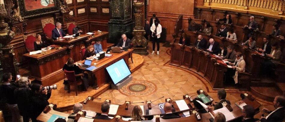 Los grupos municipales de ERC, Junts-TriasxBCN, BComú y PP piden una comisión extraordinaria para debatir el informe de inicio de curso escolar 24-25