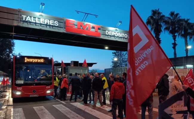 Seguimiento total y ausencia de incidentes en las primeras horas de la huelga de autobuses convocada por CCOO y UGT