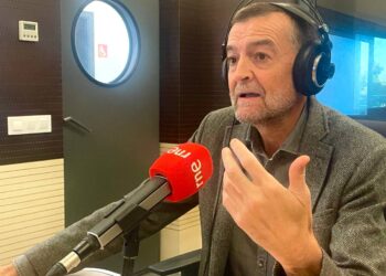 Maíllo afirma que Ayuso se convierte en “la nueva Puigdemont” con su plantón a Sánchez que no comparte buena parte del PP pero que a ella le sirve de “fortalecimiento entre sus huestes”