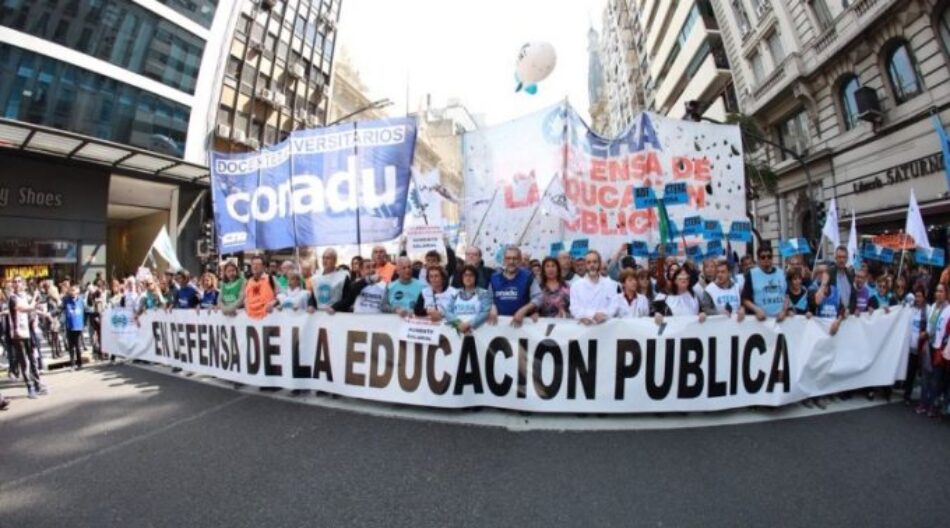 Frente universitario argentino realiza otro paro de 24 horas