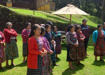 Las defensoras guatemaltecas Josefa Luc y María Canil llegan a Irún y Hernanien su gira por Euskal Herria