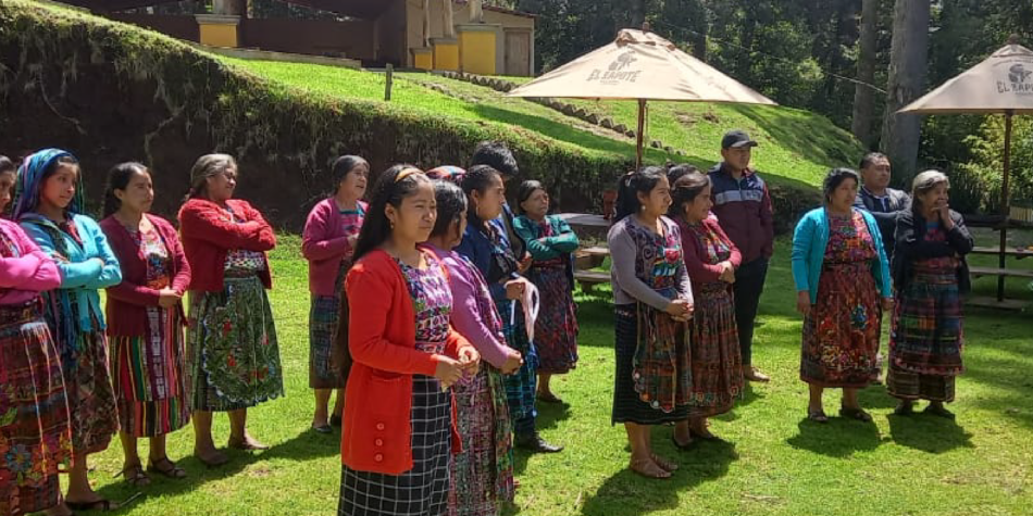 Las defensoras guatemaltecas Josefa Luc y María Canil llegan a Irún y Hernanien su gira por Euskal Herria