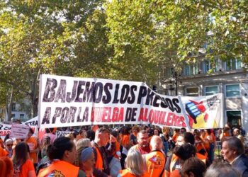 Las organizaciones de la gran manifestación por la vivienda exigen a Ayuso que deje de mirar hacia otro lado y reaccione ante este problema