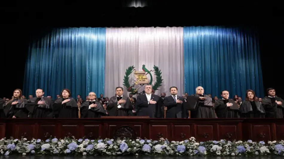 Toman posesión los nuevos miembros de la Corte Suprema de Justicia de Guatemala