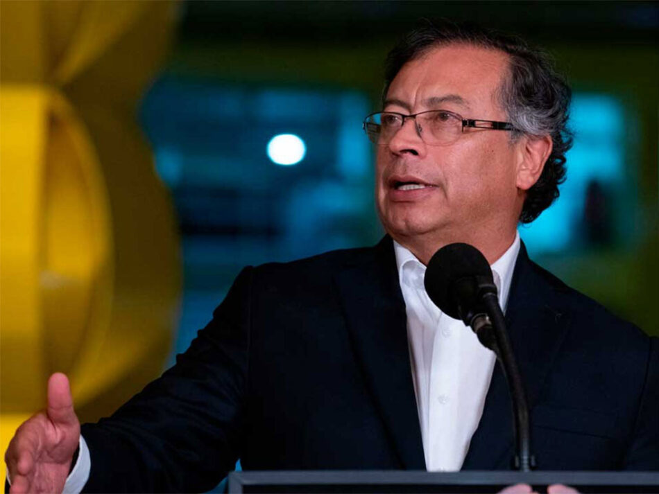 Petro advierte al ELN que es un «error rechazar la mano tendida» del Gobierno de Colombia para la paz