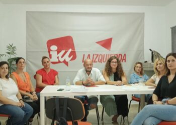 IU Jerez exige al Gobierno Local del PP que garantice, en la redacción de los pliegos, unas condiciones dignas para las limpiadoras de los colegios y las dependencias municipales