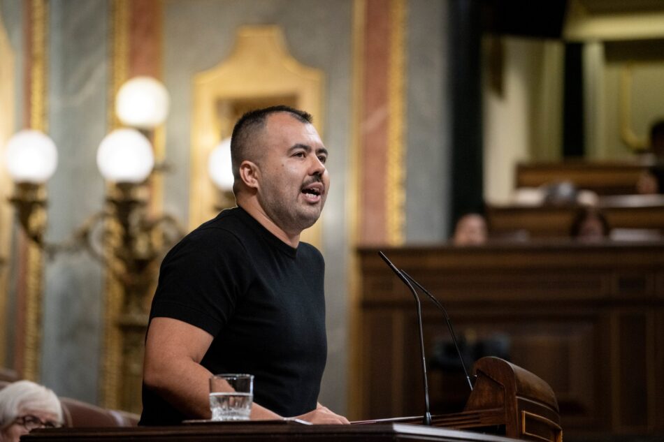 Nahuel González advierte a PP y Vox que “con su odio, no van a ganar, no entienden qué es amar” durante la aprobación de la proposición que permite ilegalizar la Fundación Francisco Franco