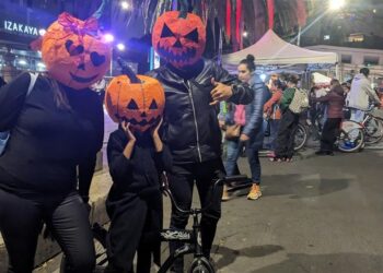 Espantos y bicicletas: un paseo nocturno por la Ciudad de México