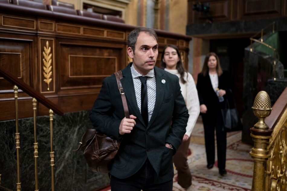 El diputado de IU Toni Valero registra una iniciativa para impulsar un sistema de “bajas estudiantiles” que eviten los efectos de los problemas de salud mental entre la juventud