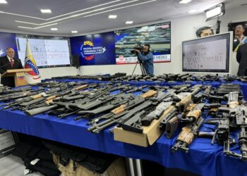 Venezuela incauta más de 70 armas destinadas a acciones terroristas: Hay fusiles de fabricación gringa