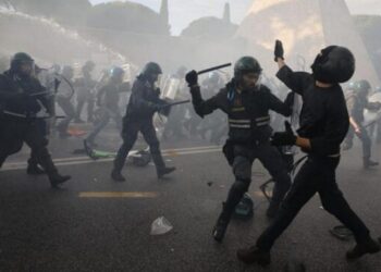 La policía reprende violentamente la movilización en solidaridad con Palestina en Roma