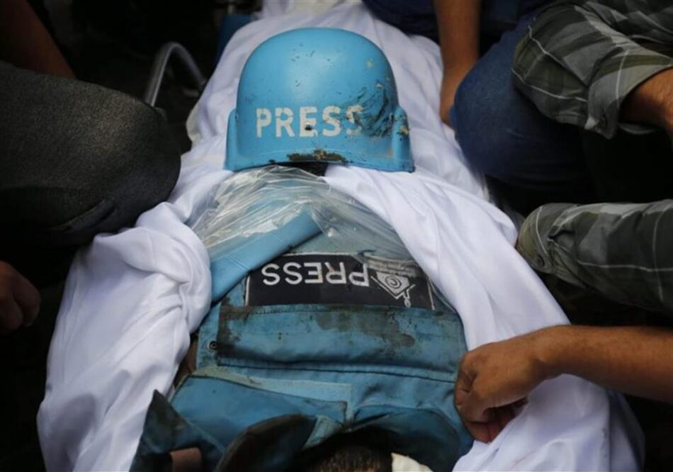 Periodistas y medios palestinos sufrieron mil 600 ataques en un año