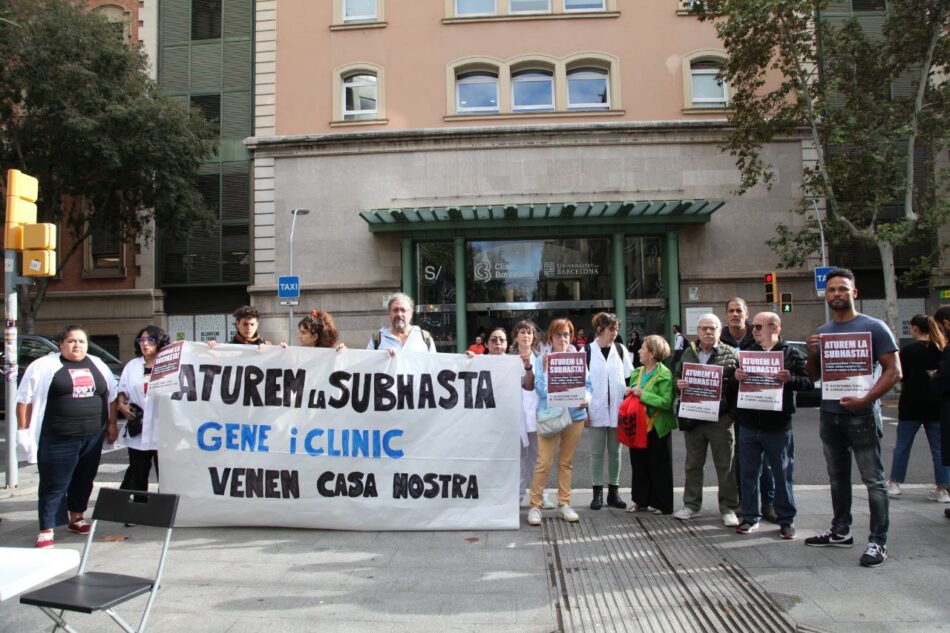 Decenas de inquilinas denuncian la subasta de cinco fincas públicas del Hospital Clínic de Barcelona a fondos buitre