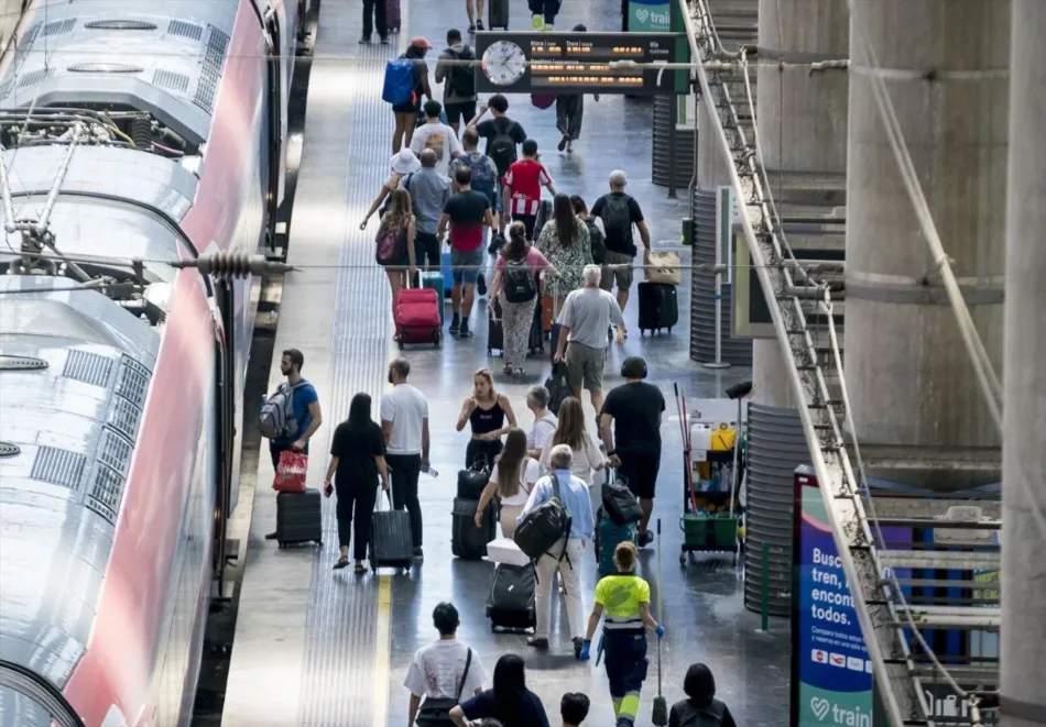 FACUA: «¿Afectado por los retrasos o cancelaciones de trenes sufridos en Madrid este fin de semana? Tienes derecho a compensación e indemnizaciones»