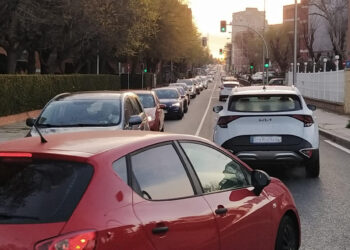 La Asociación Vecinal de Campamento acude al Defensor del Pueblo y a la Fiscalía ante el incumplimiento reiterado de los límites de velocidad en la carretera de Boadilla del Monte (Madrid)