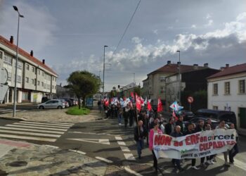 O persoal da subcontrata de Movistar, Circet, maniféstase en Compostela contra un ERE “totalmente inxustificado”