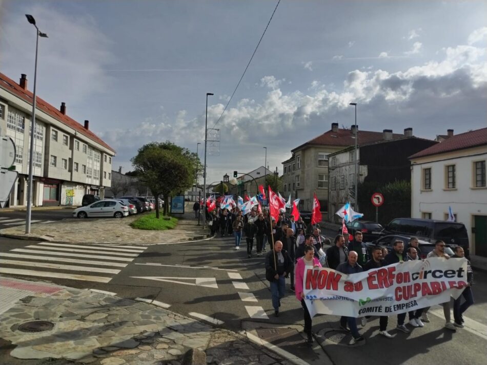 O persoal da subcontrata de Movistar, Circet, maniféstase en Compostela contra un ERE “totalmente inxustificado”