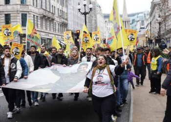 Miles de kurdos exigen en Londres la libertad de Abdullah Öcalan