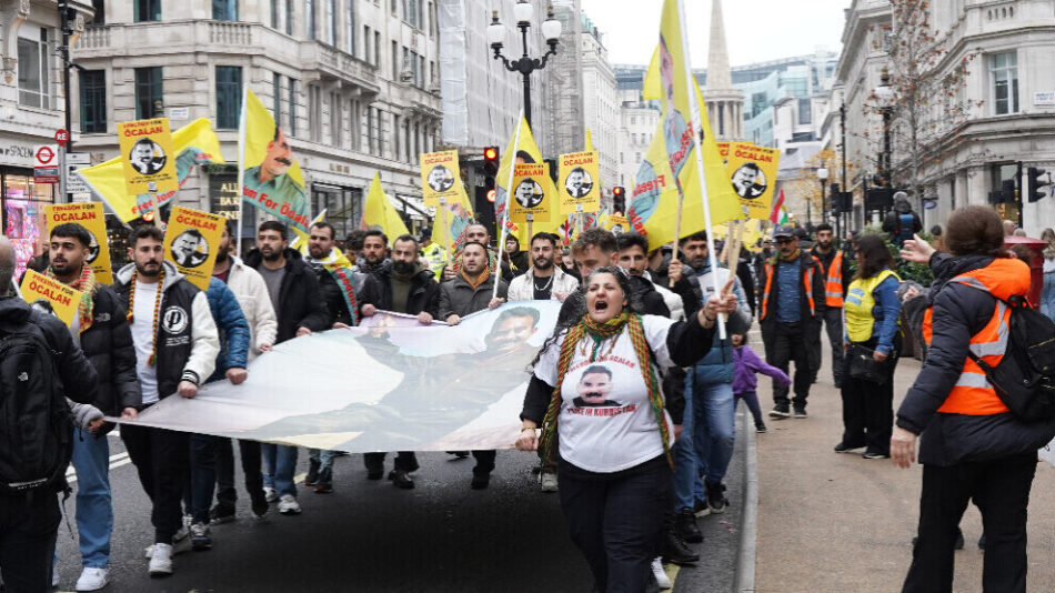 Miles de kurdos exigen en Londres la libertad de Abdullah Öcalan