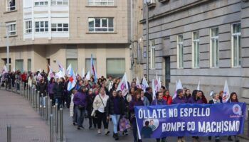 Centos de mulleres da CIG claman en Pontevedra pola erradicación de toda violencia machista