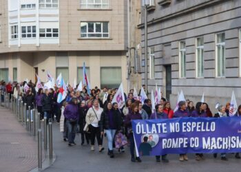 Centos de mulleres da CIG claman en Pontevedra pola erradicación de toda violencia machista