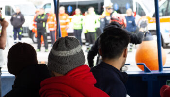 El Aita Mari desembarca a las 33 personas de origen sirio rescatadas en el Mediterráneo Central