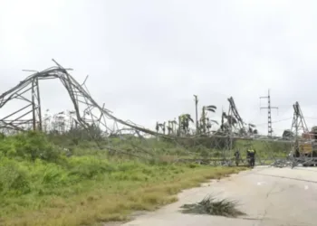 Retorna la electricidad a sectores de La Habana, Cuba, tras paso de huracán Rafael