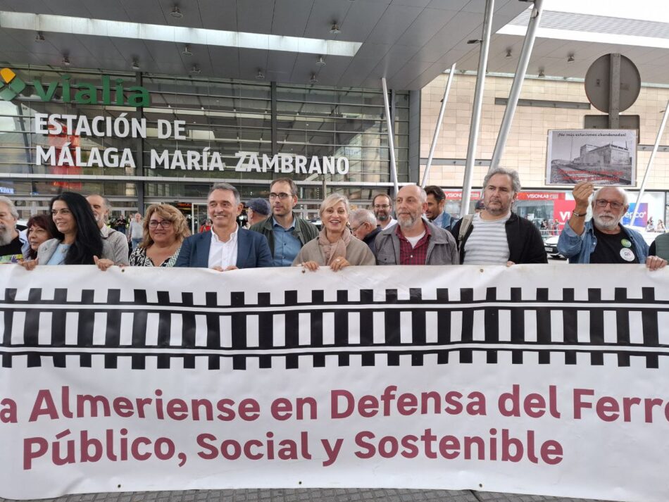 Enrique Santiago plantea un “gran acuerdo social en torno al ferrocarril” para “revitalizarlo en toda España” y en el que participen “fuerzas políticas, sociales y sindicales”