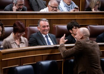 El Pleno del Congreso vota a Enrique Santiago como portavoz del Grupo Plurinacional Sumar en la comisión de secretos oficiales tras proponerlo el propio grupo dentro de su reestructuración