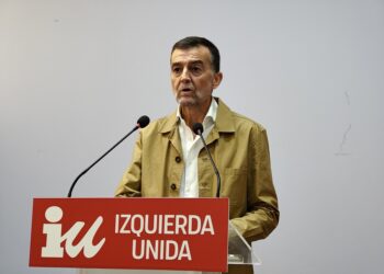 Maíllo explica que la posición de IU pasa por “elevar el estado de alarma para que el Gobierno central tome el control” de la gestión de la catástrofe en Valencia