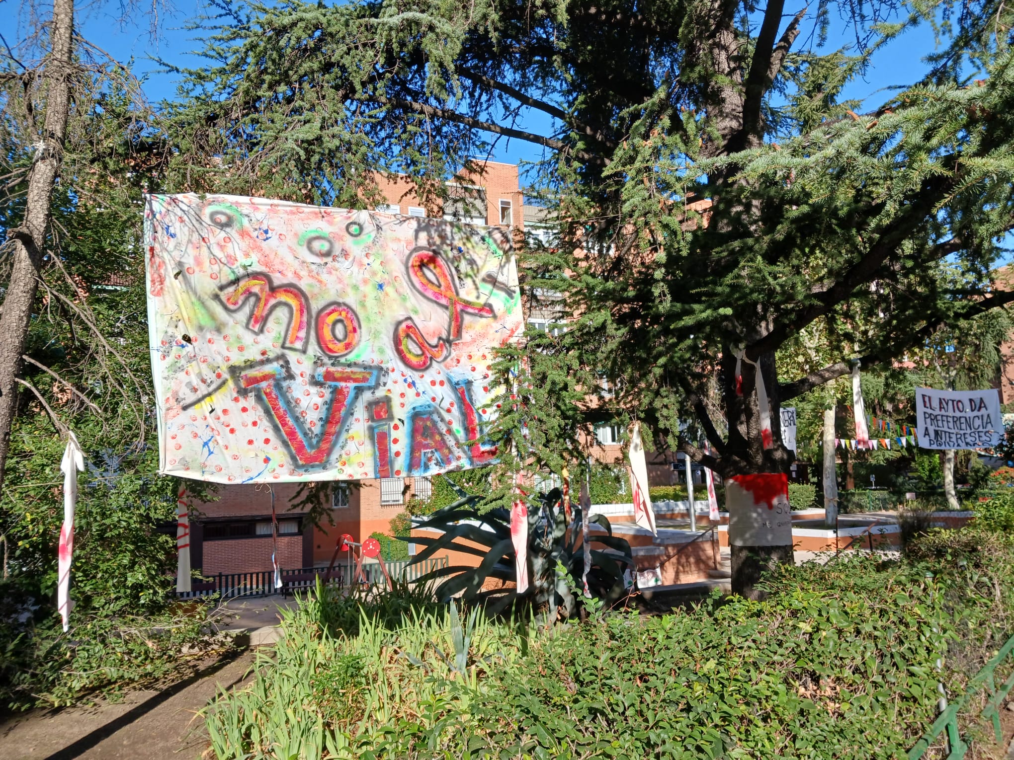 El Ayuntamiento De Madrid Retira Pancartas De Protesta De La Calle San Gerardo Que Estaban En