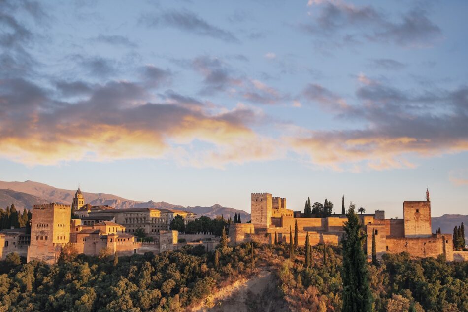 Adelante Andalucía llevará al Parlamento el proceso de privatización de la Alhambra