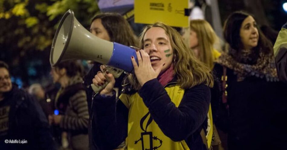 España: Amnistía Internacional alerta de que tras más de dos años de la entrada en vigor de la Ley de Libertad Sexual las víctimas están en riesgo de desprotección