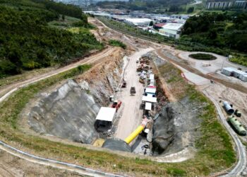 Atinxido un acordo para a mellora das condicións laborais nas obras do acceso ferroviario ao Porto Exterior da Coruña